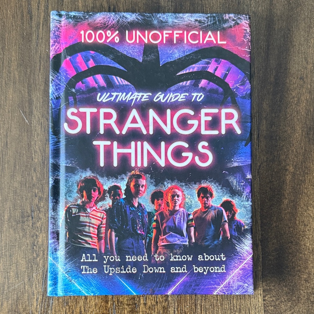 Stranger Things Ultimate Guide Book - Multicolor